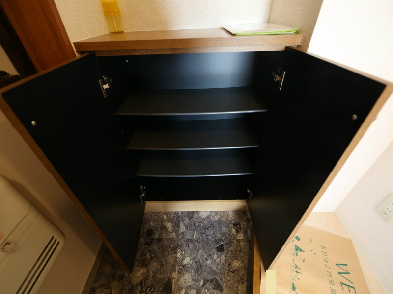 玄関　玄関　シューズボックス付