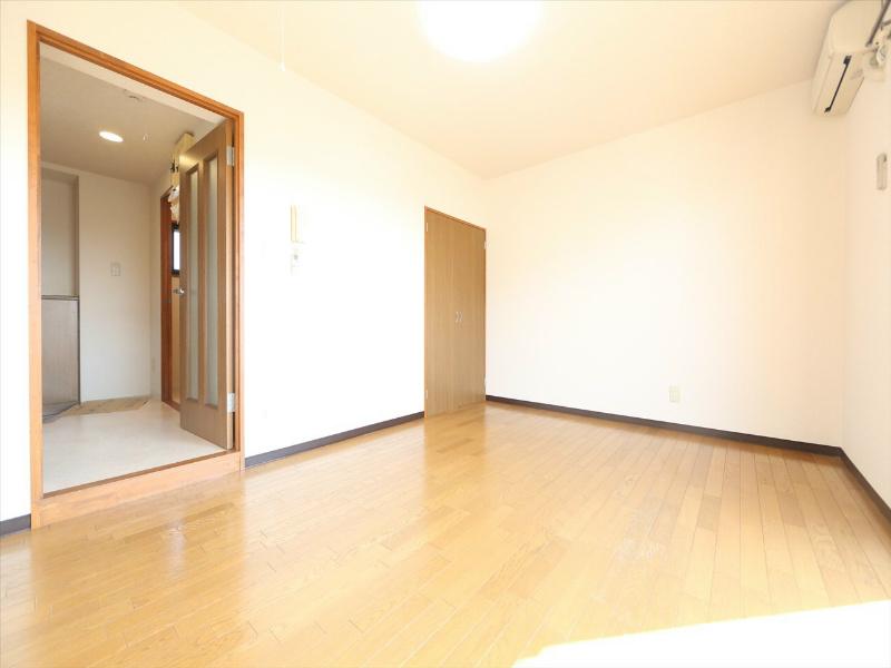 その他部屋・スペース　洋室8帖　エアコン完備　バルコニー洋室8帖　クローゼット付（