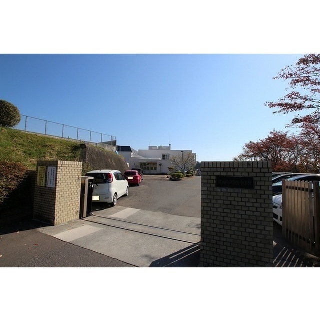 小学校　弥生小学校（小学校）まで1100m