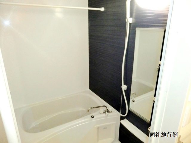 バス・シャワールーム　浴室乾燥・追い焚き機能付きで便利です♪