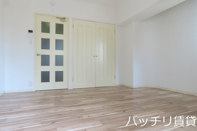 居室・リビング　別号室タイプの為、現状を優先致します。