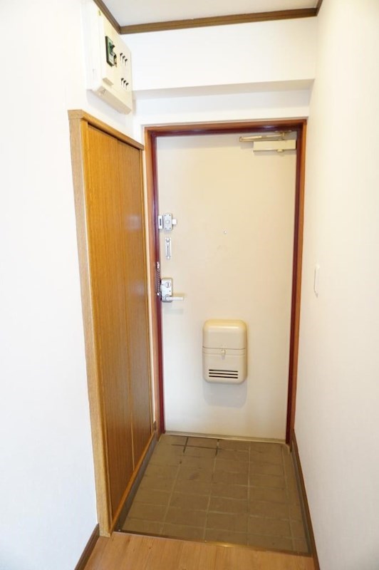 玄関　玄関収納あり