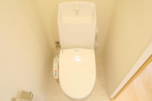 トイレ　ウオシュレット付きです