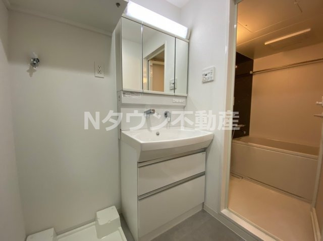 洗面設備　独立洗面台で身支度をすべて済ませてしまいましょう