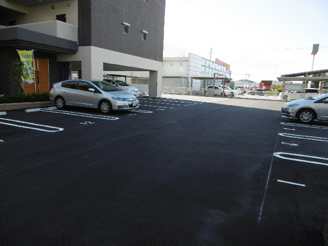 駐車場　駐車場