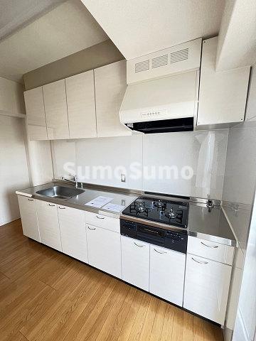 キッチン　キッチンでお料理をお楽しみください