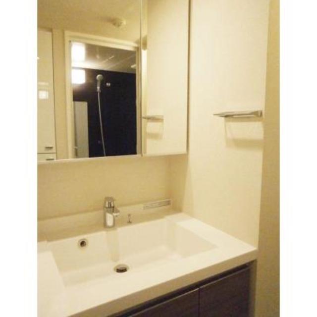 洗面設備　※写真は同タイプ住戸です。