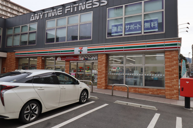 コンビニ　セブンイレブン小倉金田１丁目店（コンビニ）まで500m