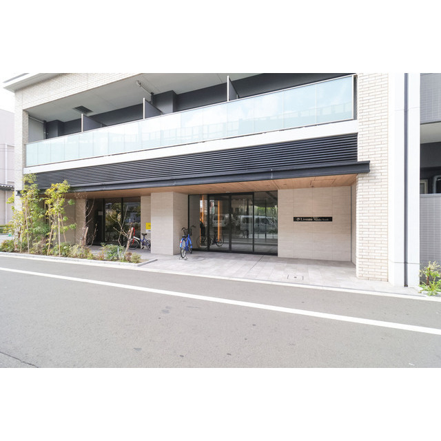 エントランス　落ち着いたエントランスです