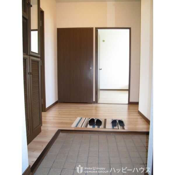 玄関　現況優先です。