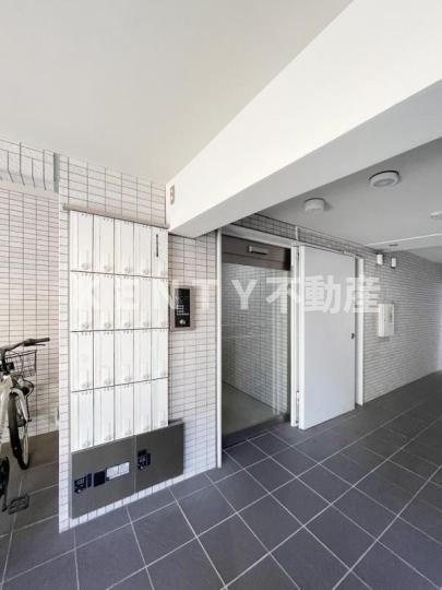 エントランス　落ち着いたエントランスです