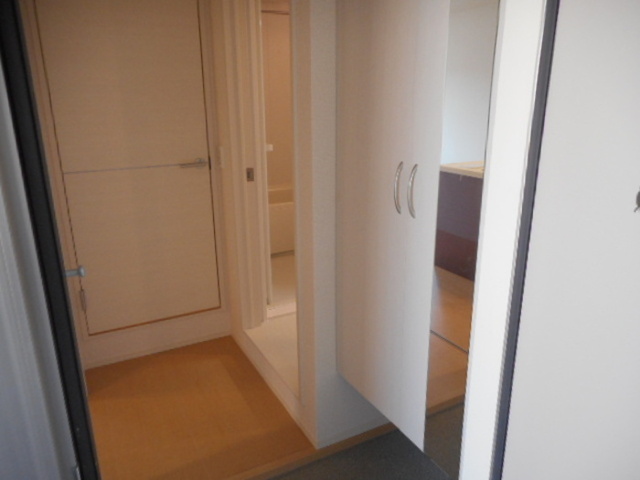 玄関　シューズボックス（姿見鏡付き）