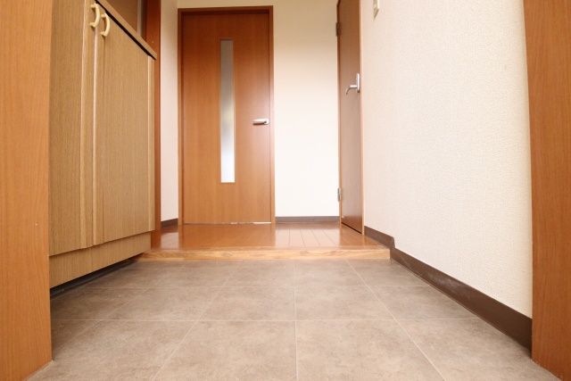 玄関　※別室の参考写真の為、現況優先です。