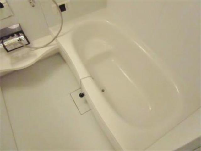 バス・シャワールーム　追い焚き機能つきで快適バスタイム