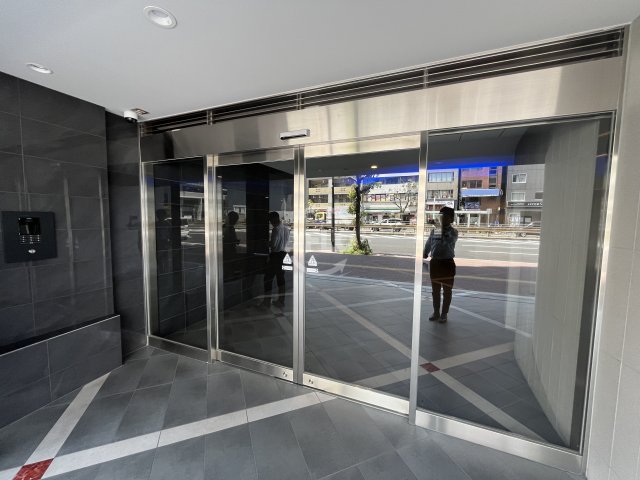 エントランス　セレニテ難波リアン　エントランス