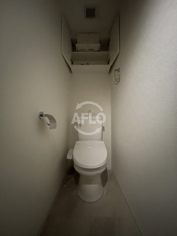 トイレ　セレニテ難波リアン　トイレ