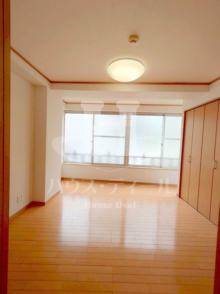 居室・リビング　別号室参考写真です