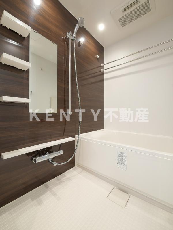 バス・シャワールーム　落ち着いた空間のお風呂です