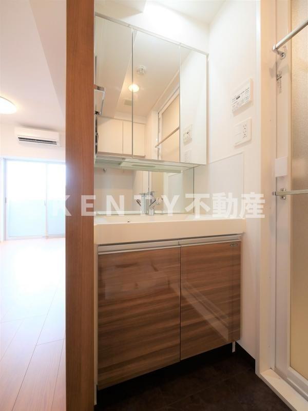 洗面設備　広い洗面スペース