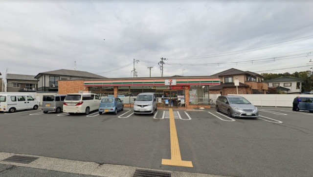 コンビニ　セブンイレブン　龍野小宅北店（コンビニ）まで200m