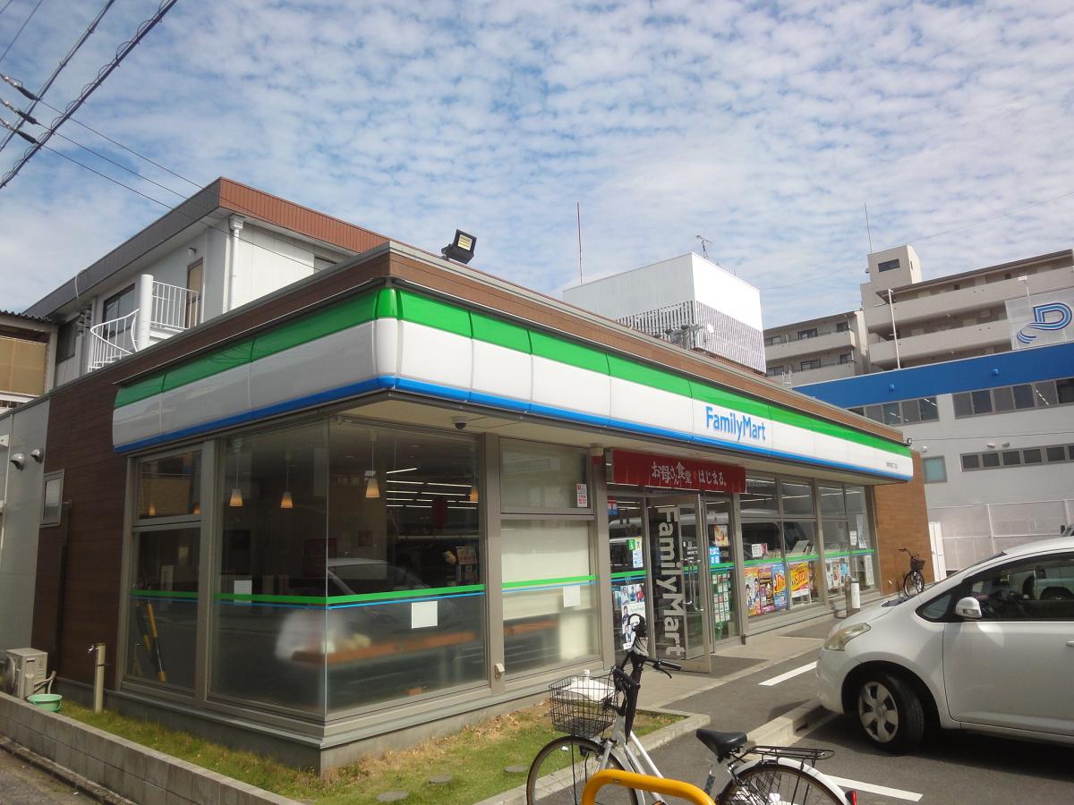 コンビニ　ファミリーマート 岩塚本通三丁目店（コンビニ）まで398m