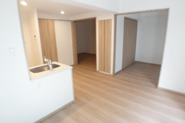 居室・リビング　写真は同タイプ住居です。