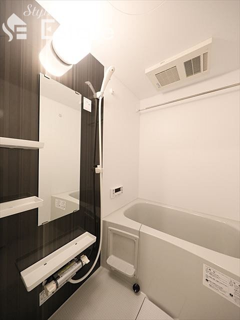 バス・シャワールーム　バスルーム