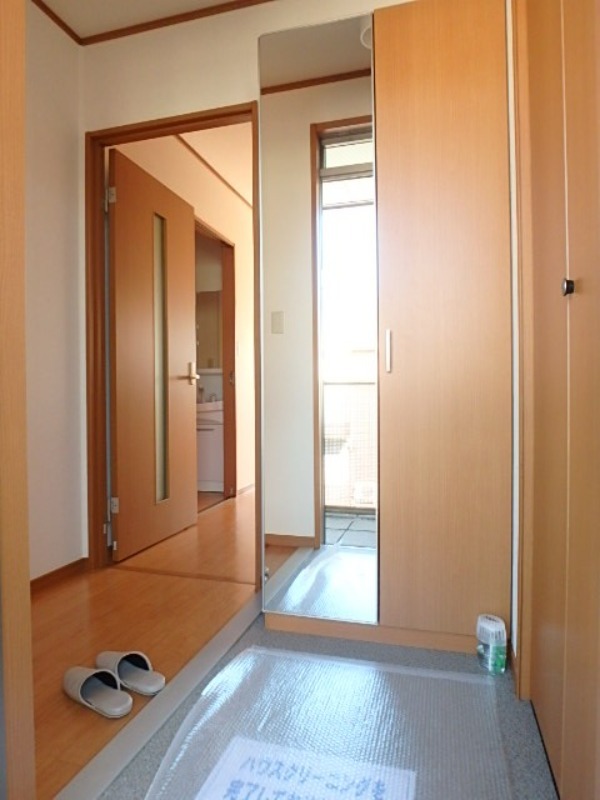 玄関　図面と現状に相違がある場合には現状を優先