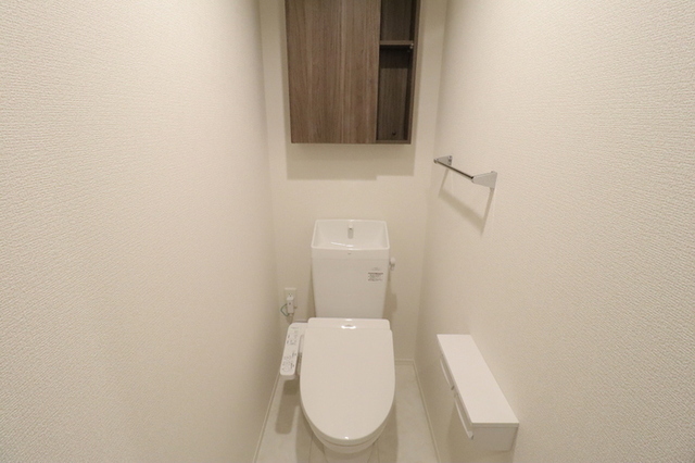 トイレ　温水洗浄暖房便座