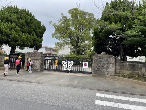 小学校　千葉市立蘇我小学校（小学校）まで611m