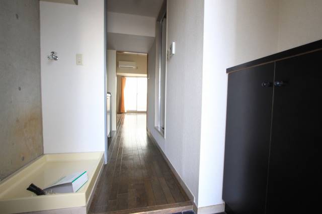 玄関　玄関も広々