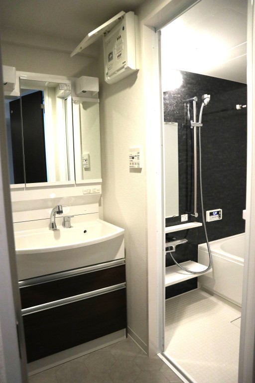 洗面設備　広い洗面スペース