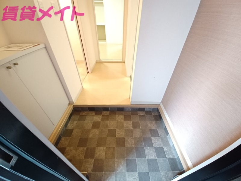 玄関　同物件別室写真