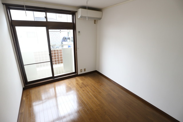 居室・リビング　※写真は他号室です