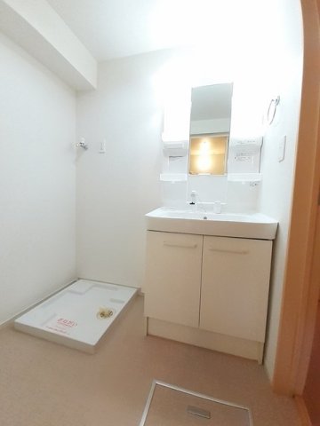 洗面設備　コンパクトで使いやすい洗面所