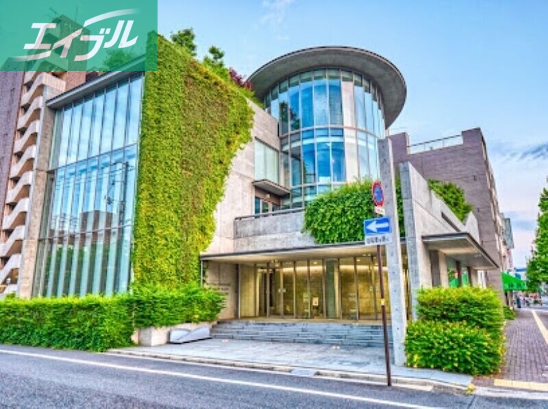 銀行　おかやま信用金庫内山下支店（銀行）まで583m