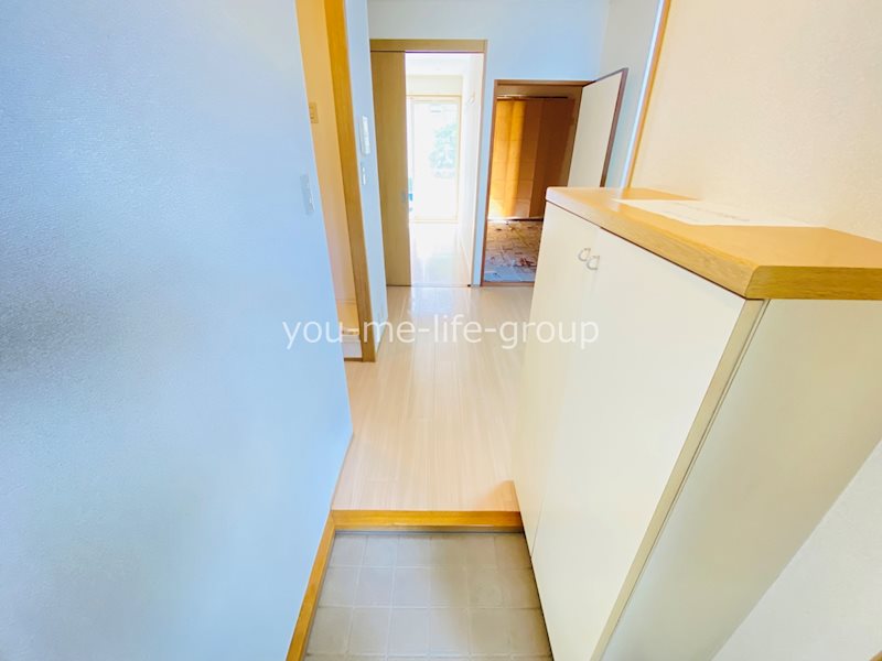 玄関　※参照写真