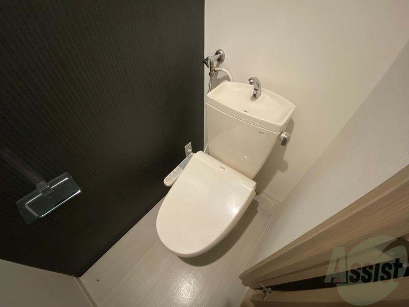 トイレ　こちらはトイレです。清潔感があり、安心して使用できます。