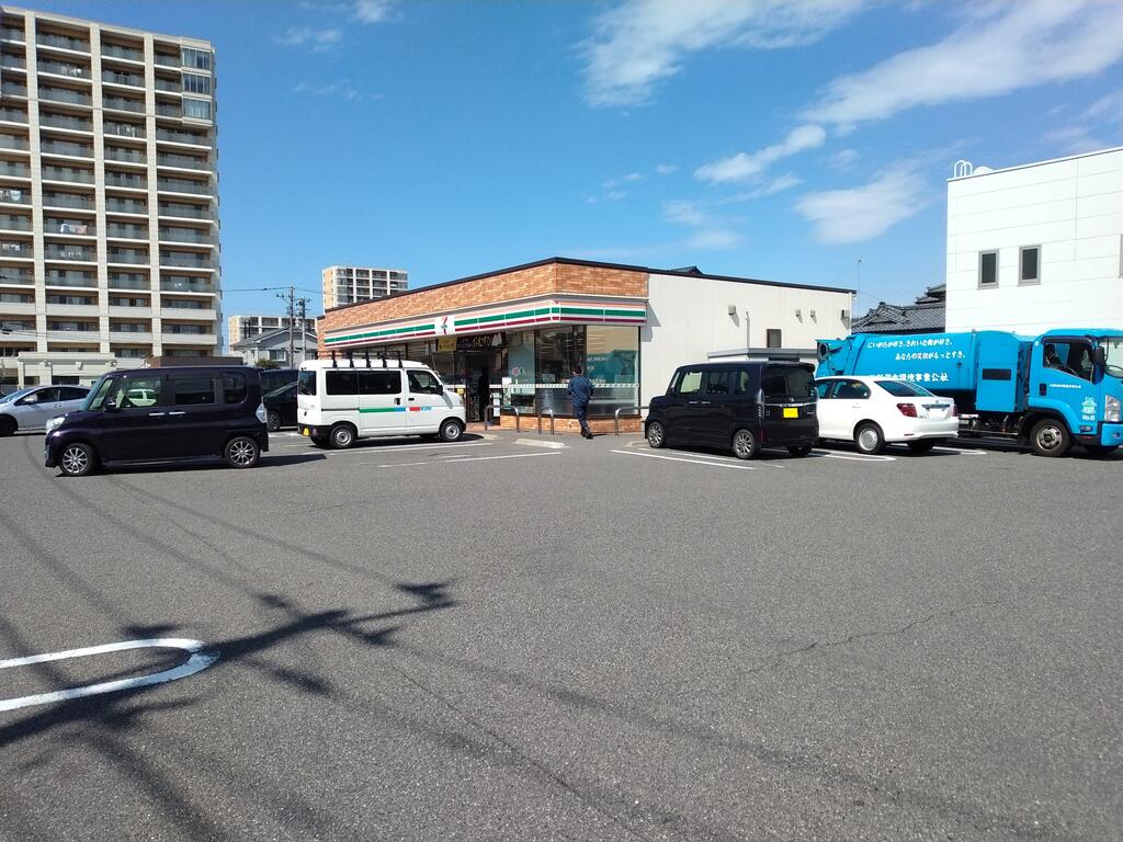 コンビニ　セブンイレブン新潟新和1丁目店（コンビニ）まで599m