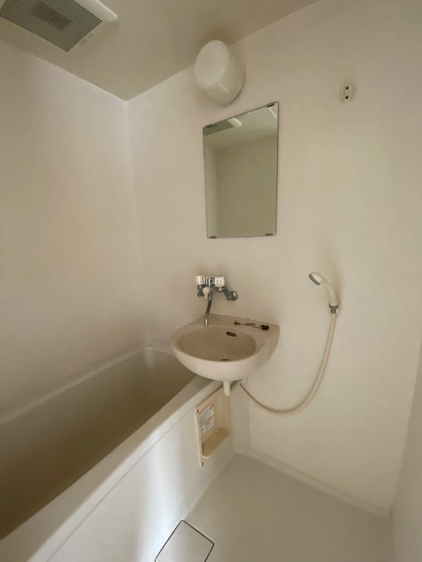 バス・シャワールーム　違うお部屋の写真です