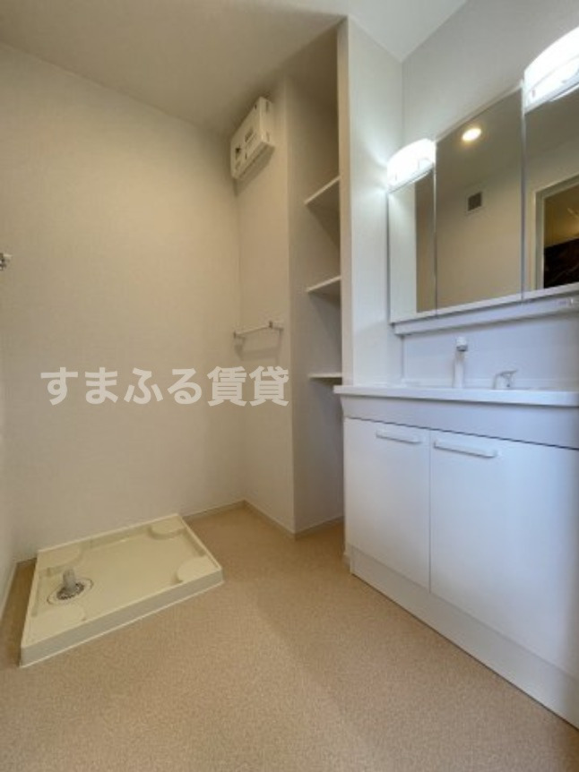 洗面設備　同仕様　反転