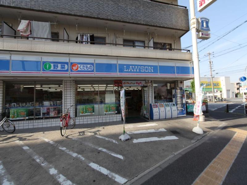 コンビニ　ローソン JR八田駅前店（コンビニ）まで24m