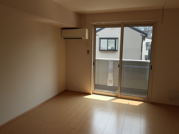 居室・リビング　※別号室参考写真