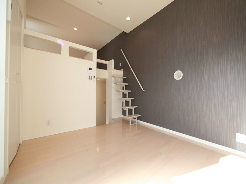 居室・リビング　洋室6帖　上階ロフト6.3帖（収納でもお部屋でも使えます）