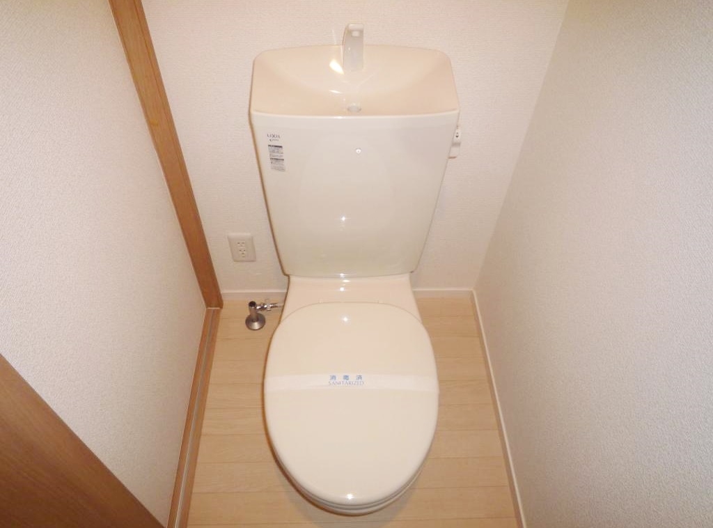 トイレ　落ち着いた色調のトイレです♪