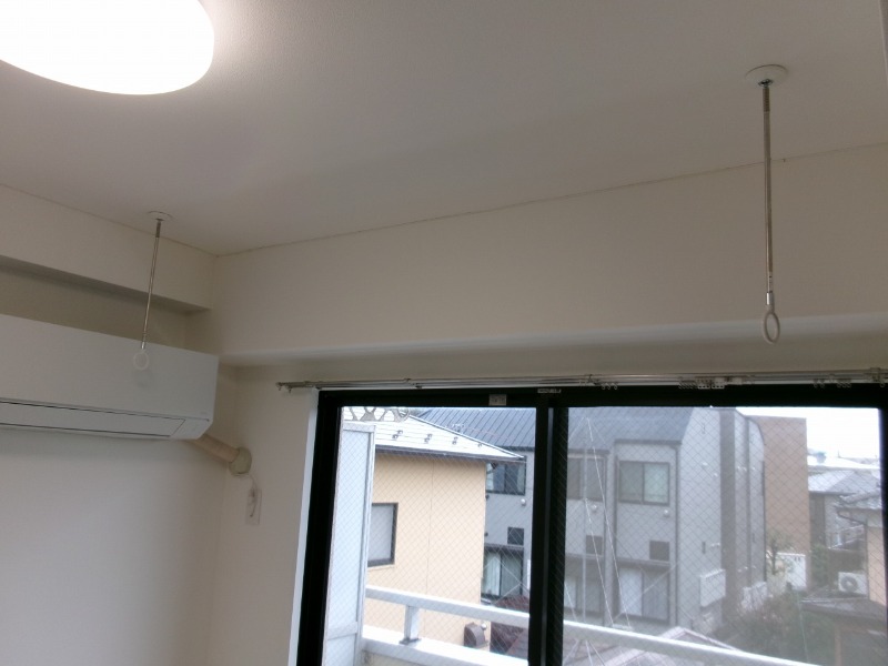 その他設備　室内物干しになります。