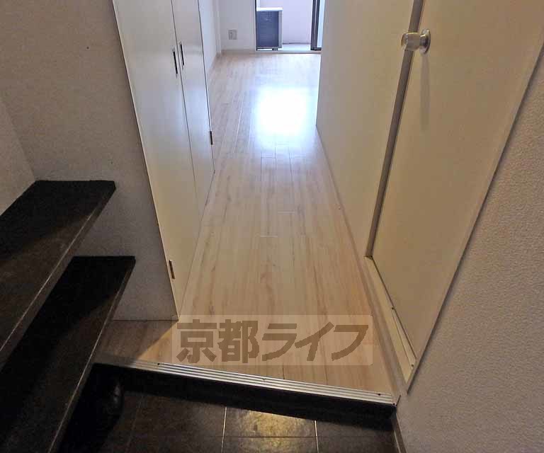 その他部屋・スペース　玄関から廊下にかけて