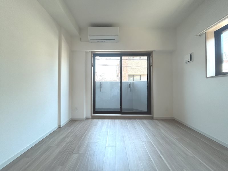 居室・リビング　同マンション別部屋写真