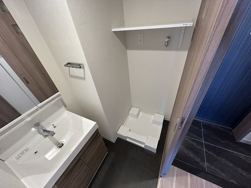 洗面設備　同マンション別部屋写真