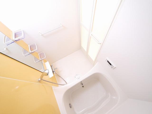 バス・シャワールーム　落ち着いた空間のお風呂です